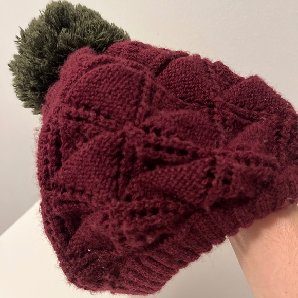 Knitted Beret Amelie bardo with Pompom - Picture 1 of 5